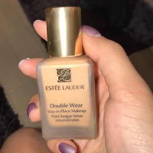 Estée Lauder Double Wear Foundation